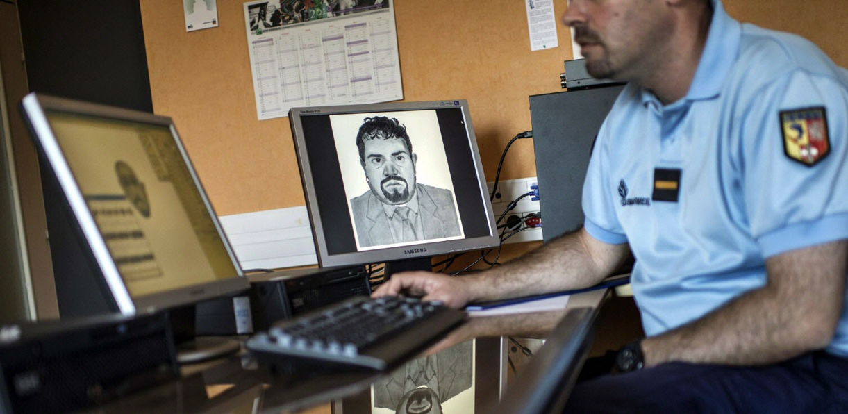 Facial composite to realistic photo